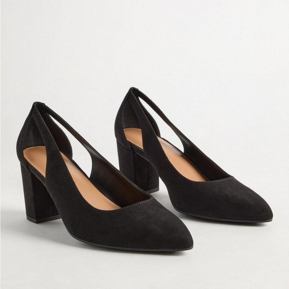 Black Pointed Toe Cut Out Block Heel (WW)
